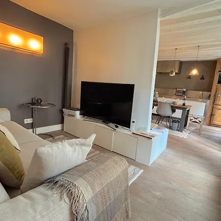 Charlot C Apartment