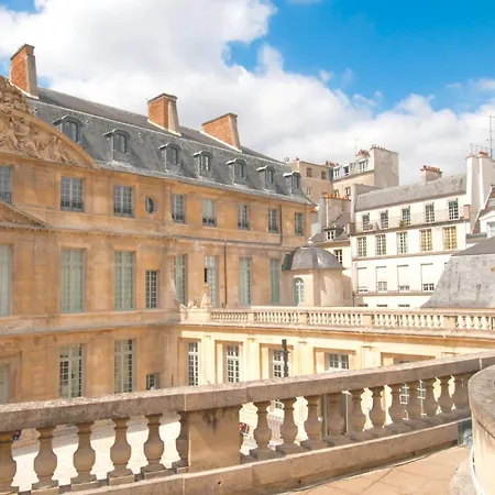 Charlot C * Paris